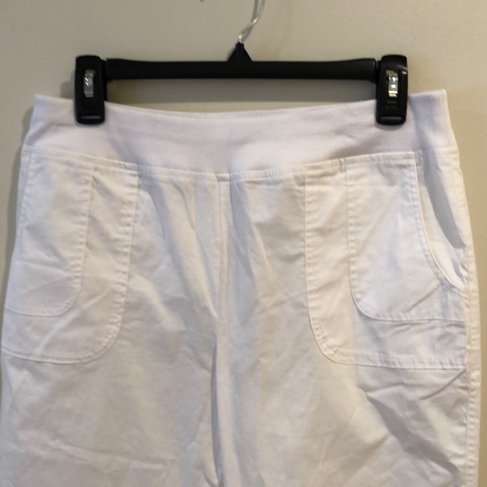 NWOT Chico’s Capri Pants - Picture 2 of 7